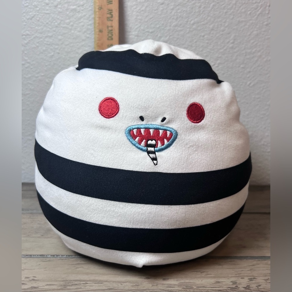 Squishmallow *Beetlejuice Sandworm 8" Plush Toy Black & White Striped Halloween - Picture 7 of 8